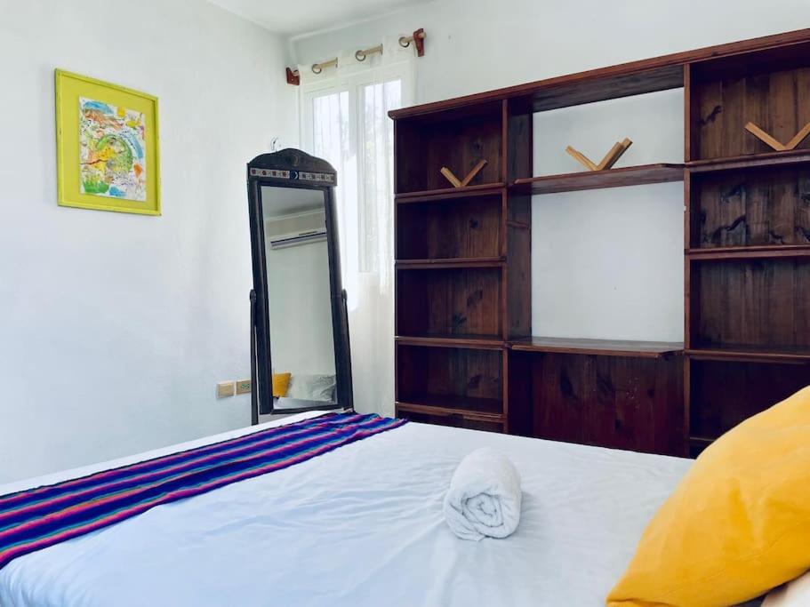 Punta me Apartments & Rooms near Punta Sam ferry Beach