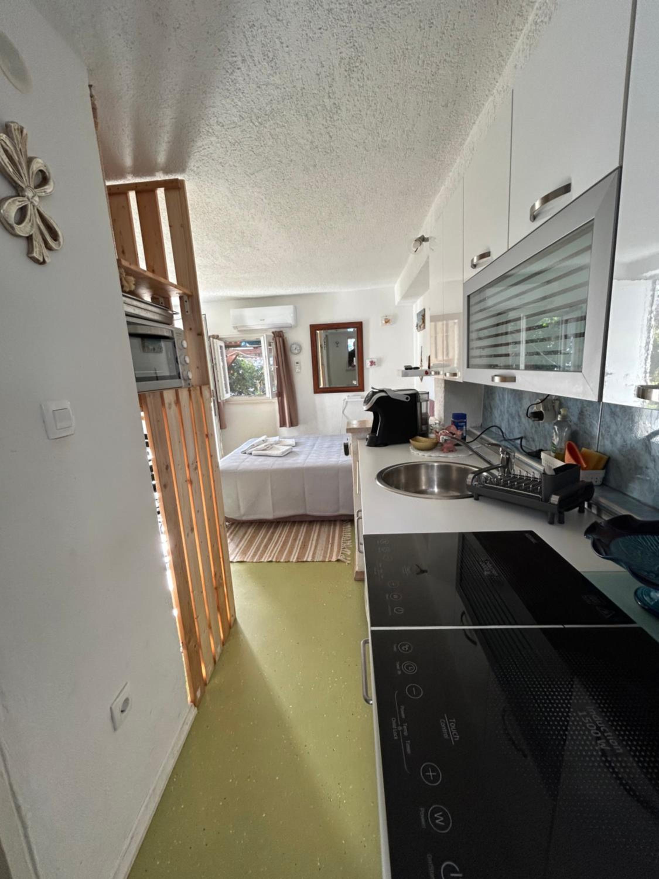 Trogir Čiovo nice studio apartment near the sea in Okrug view 2