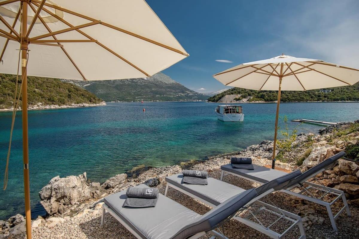 Grand Intense Villa with High End Beachfront view 2