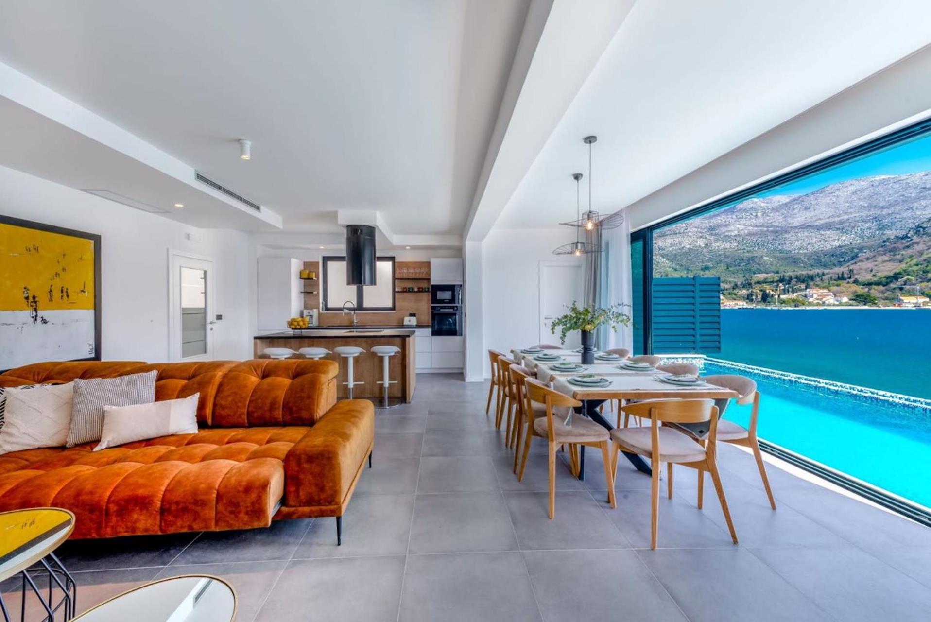 Seafront Villa with Modern Interior en Slano — hotel room