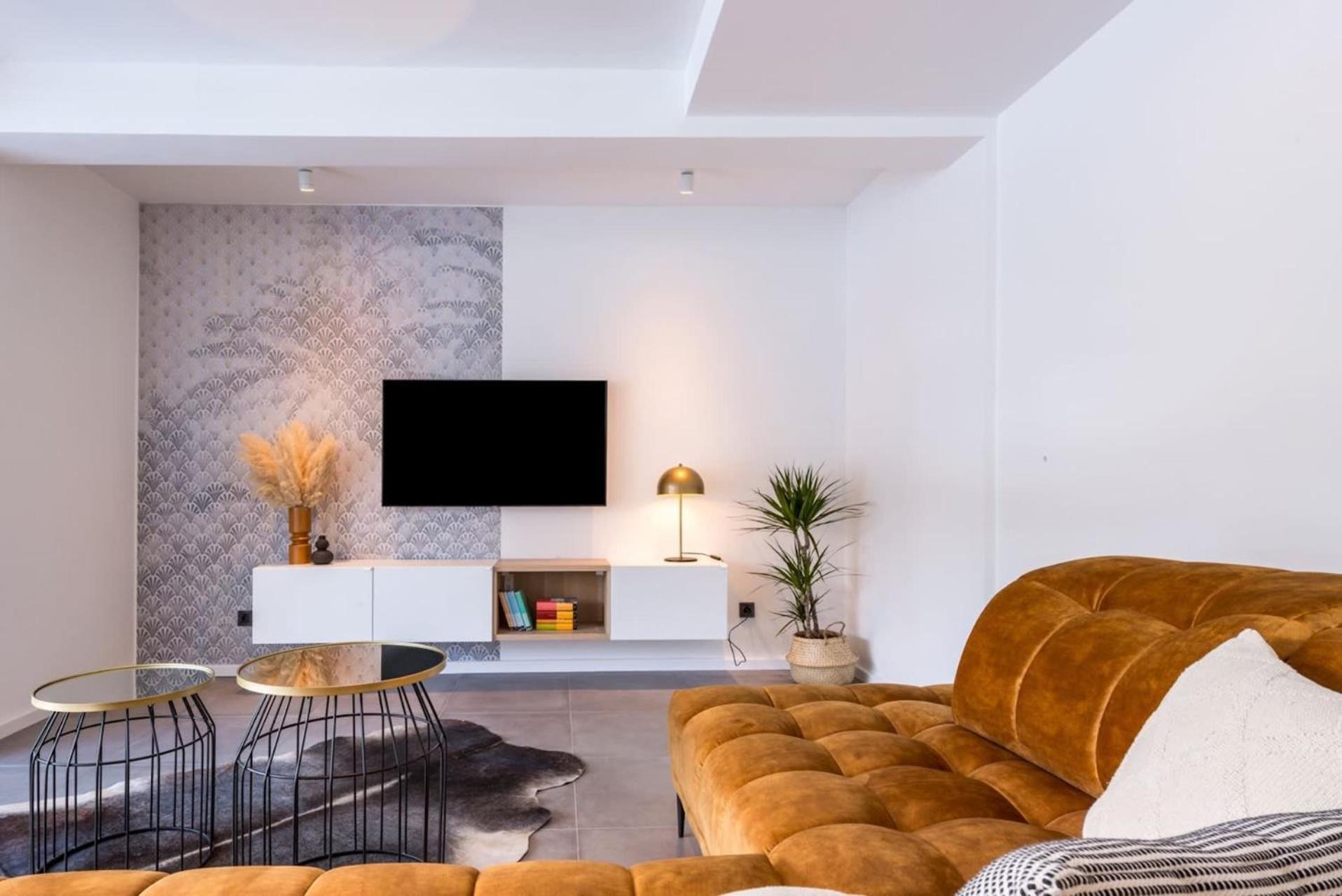 Seafront Villa with Modern Interior en Slano — lounge