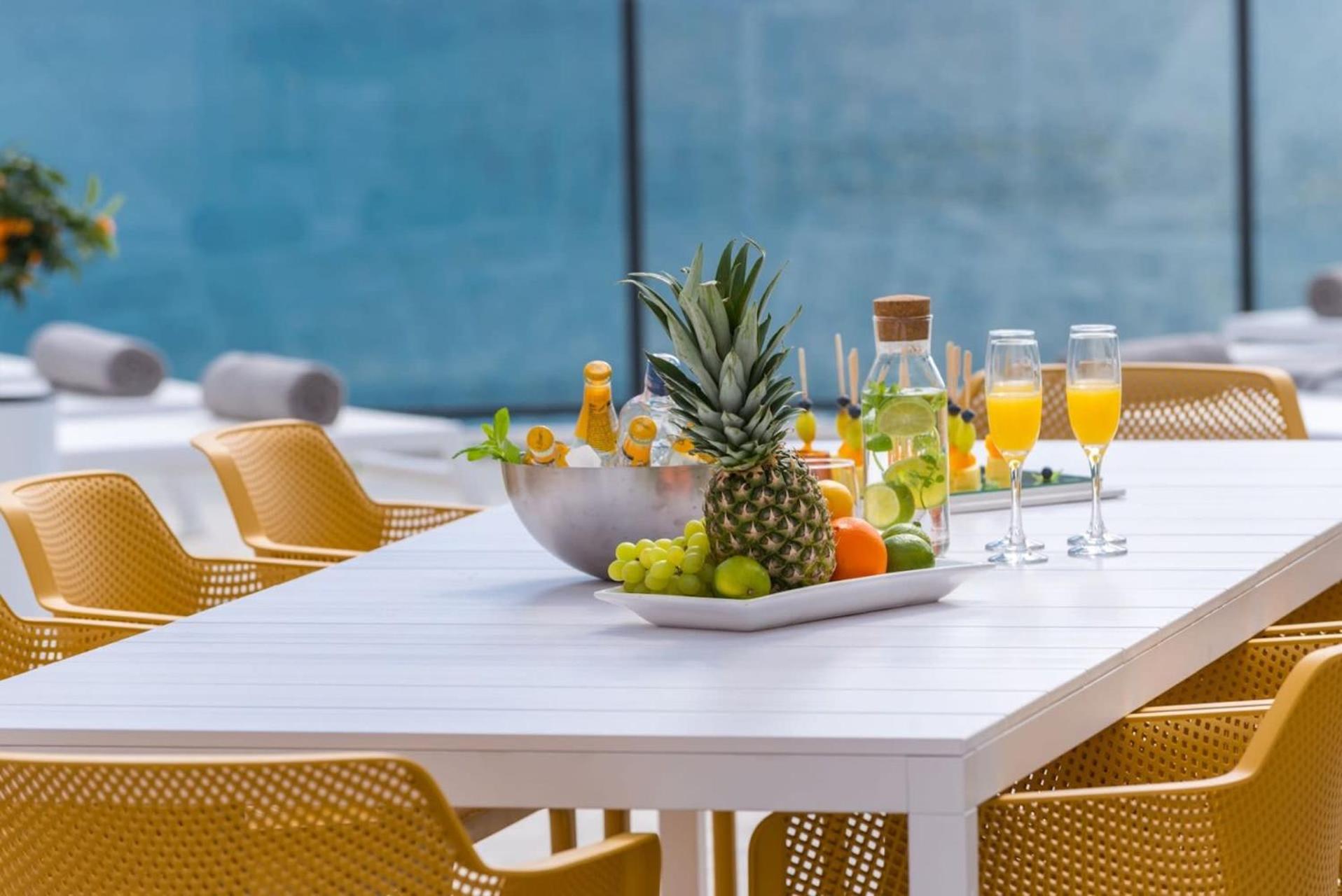 Seafront Villa with Modern Interior en Slano — dining