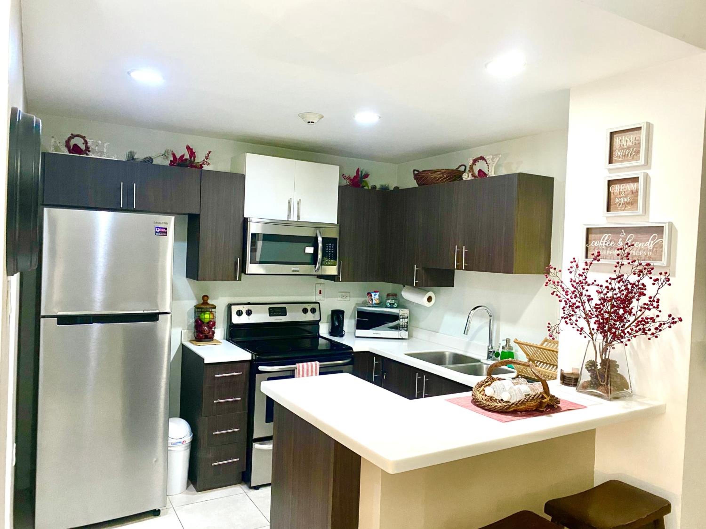 City View New Kingston Apartment w Pool