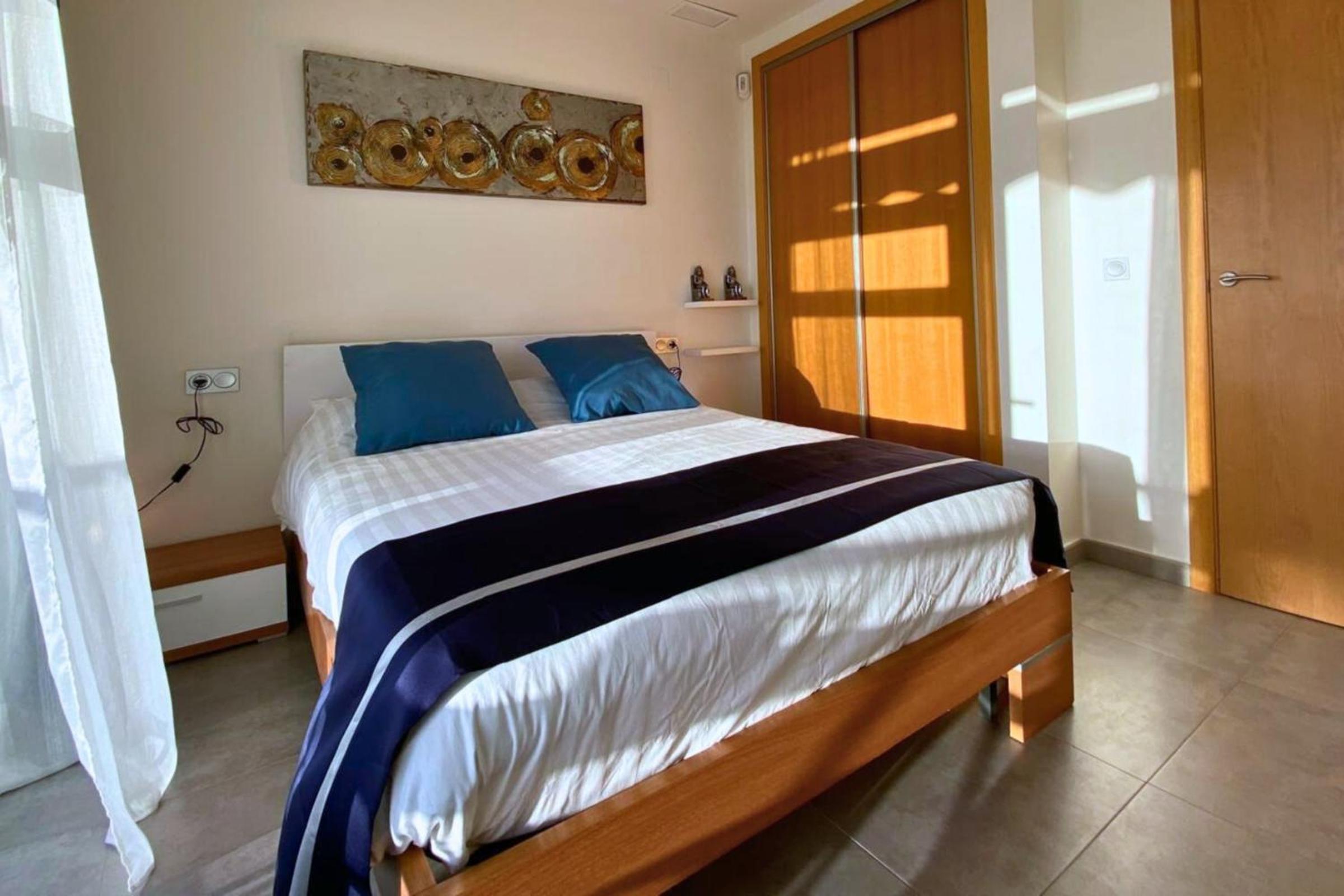 Modern flat with swimming pool terrace and equipped solarium