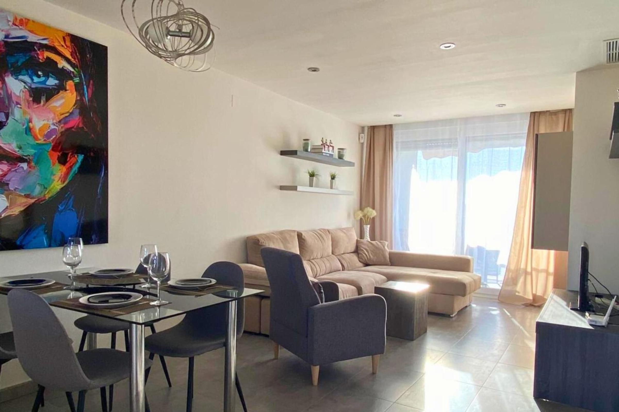 Modern flat with swimming pool terrace and equipped solarium