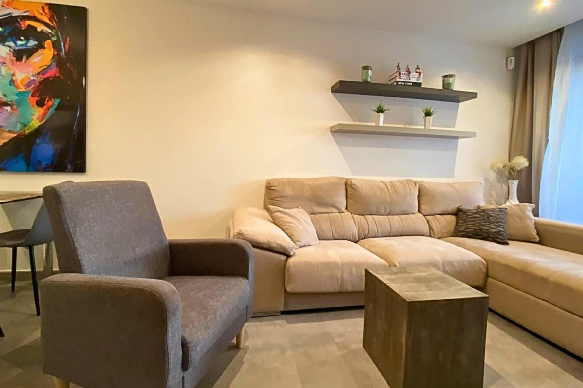 Modern flat with swimming pool terrace and equipped solarium