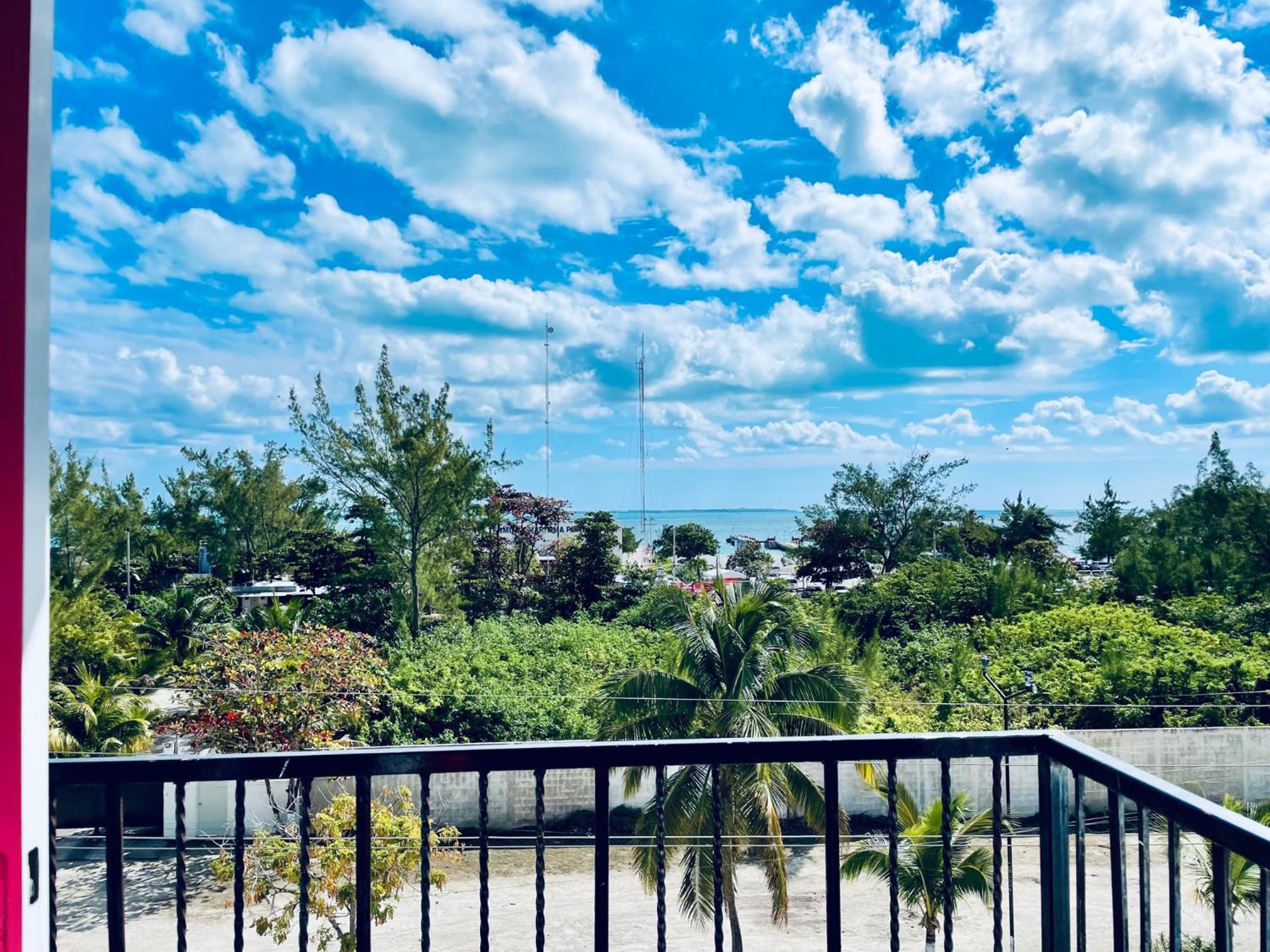 Punta me Apartments & Rooms near Punta Sam ferry Beach