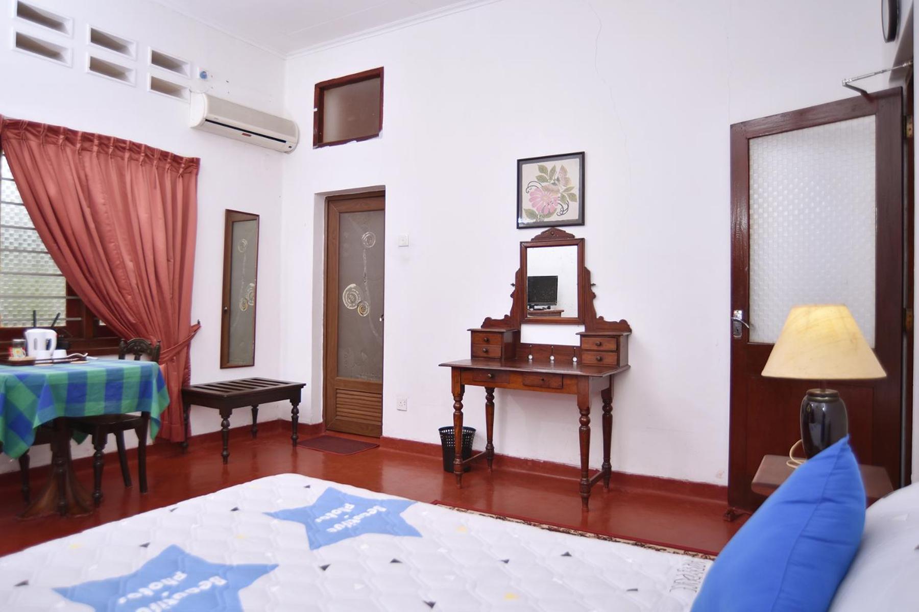 Ronan Residency
