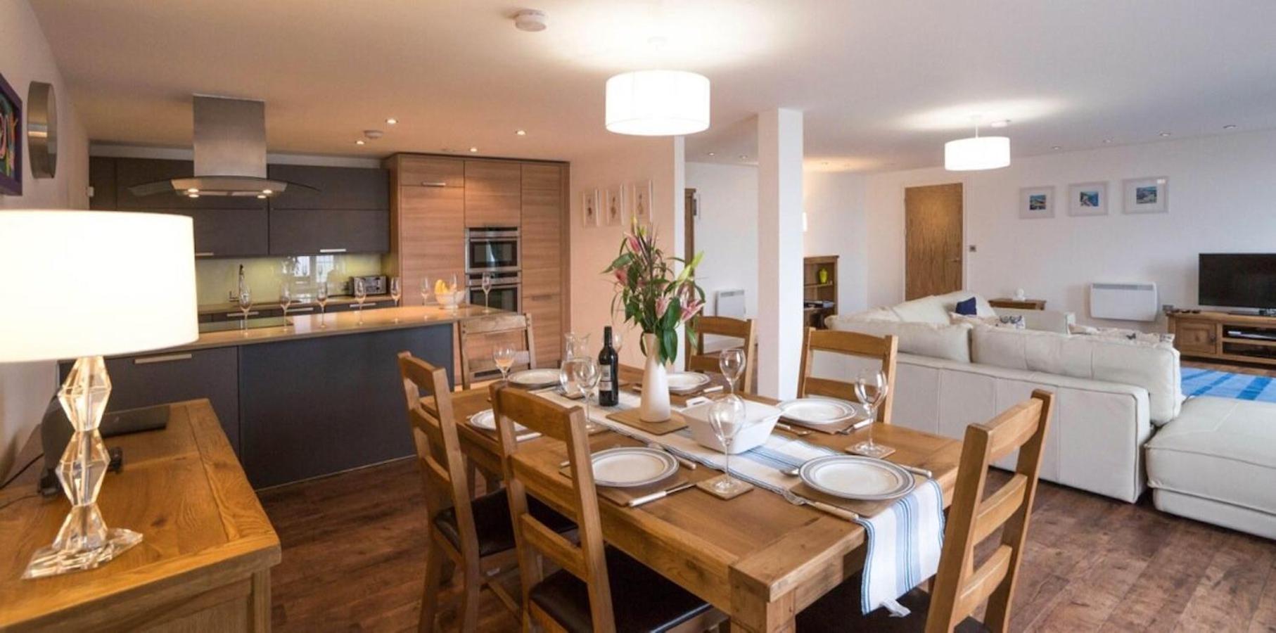 No 5 Court House, Tenby - luxurious 5 Star accommodation