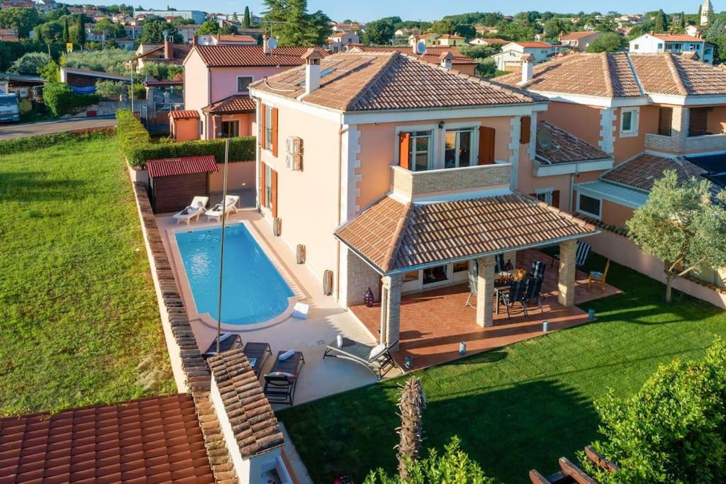 Casa Vivo by Briskva