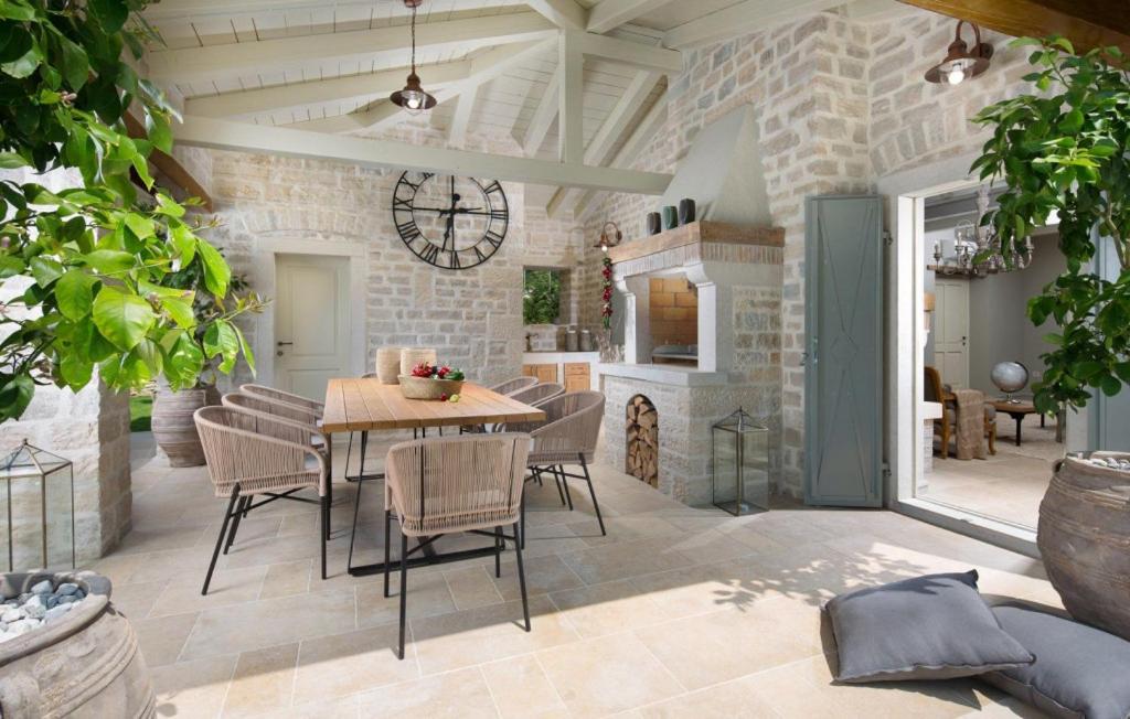 Beautiful Villa Elena with pool in Kanfanar view 3