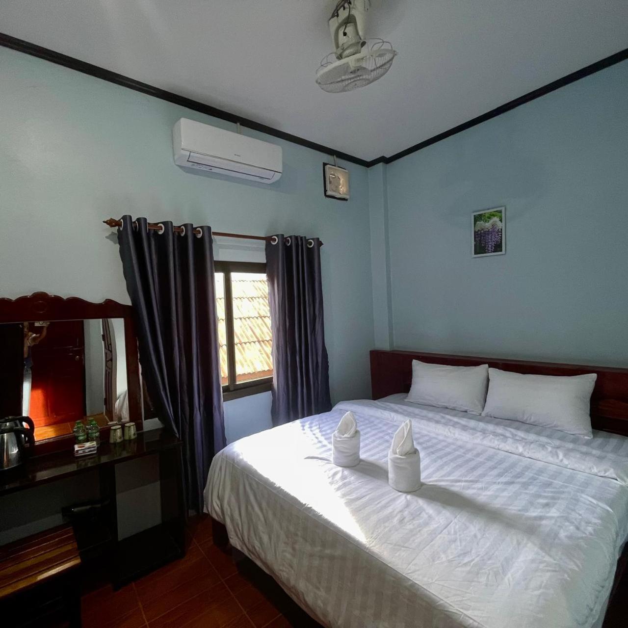 Smile Guesthouse VangVieng