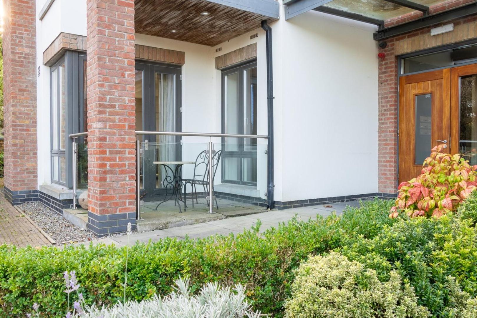 GuestReady - Serene retreat in Stillorgan Grove