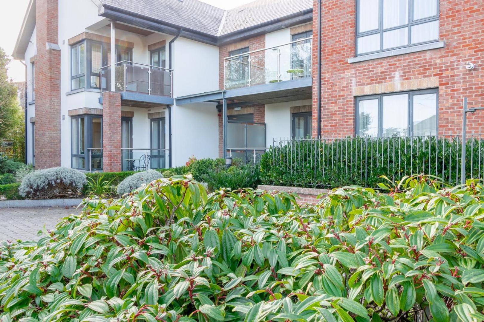 GuestReady - Serene retreat in Stillorgan Grove