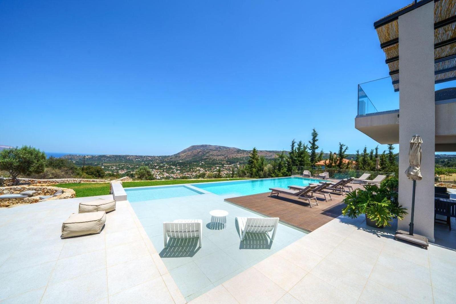 In Vivo Villa - Breathtaking View -90sqm Heated Infinity Pool view 2