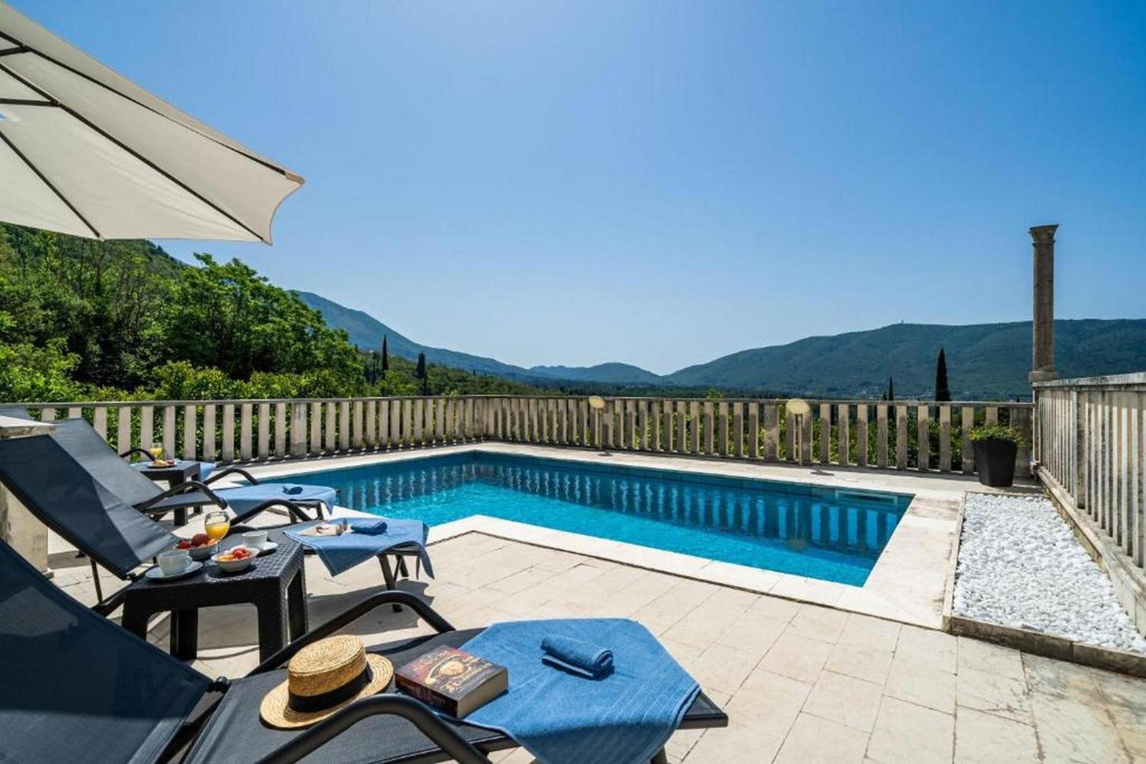 Three Bedroom Villa surrounded by Nature with Pool view 3