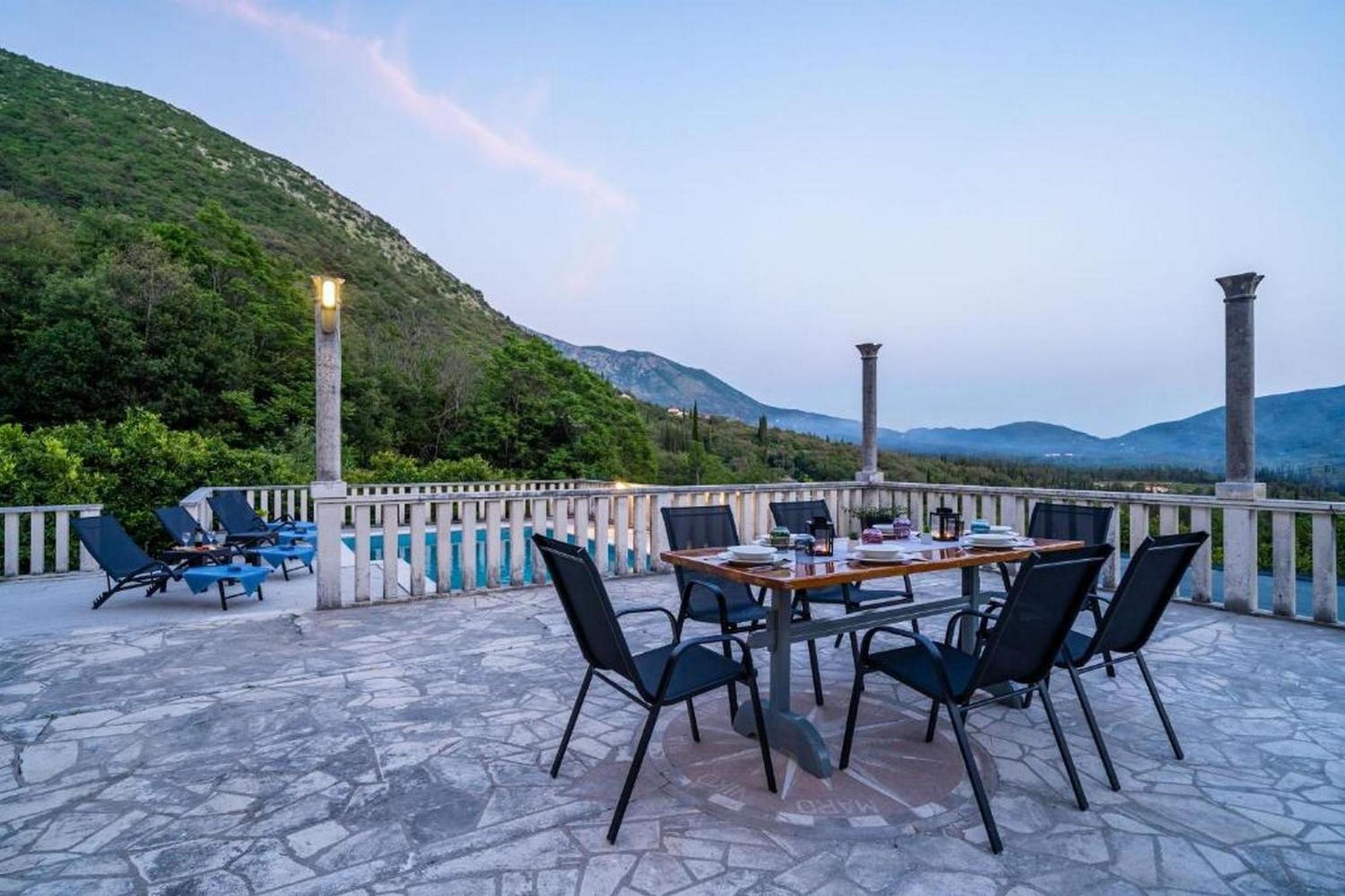 Three Bedroom Villa surrounded by Nature with Pool view 4