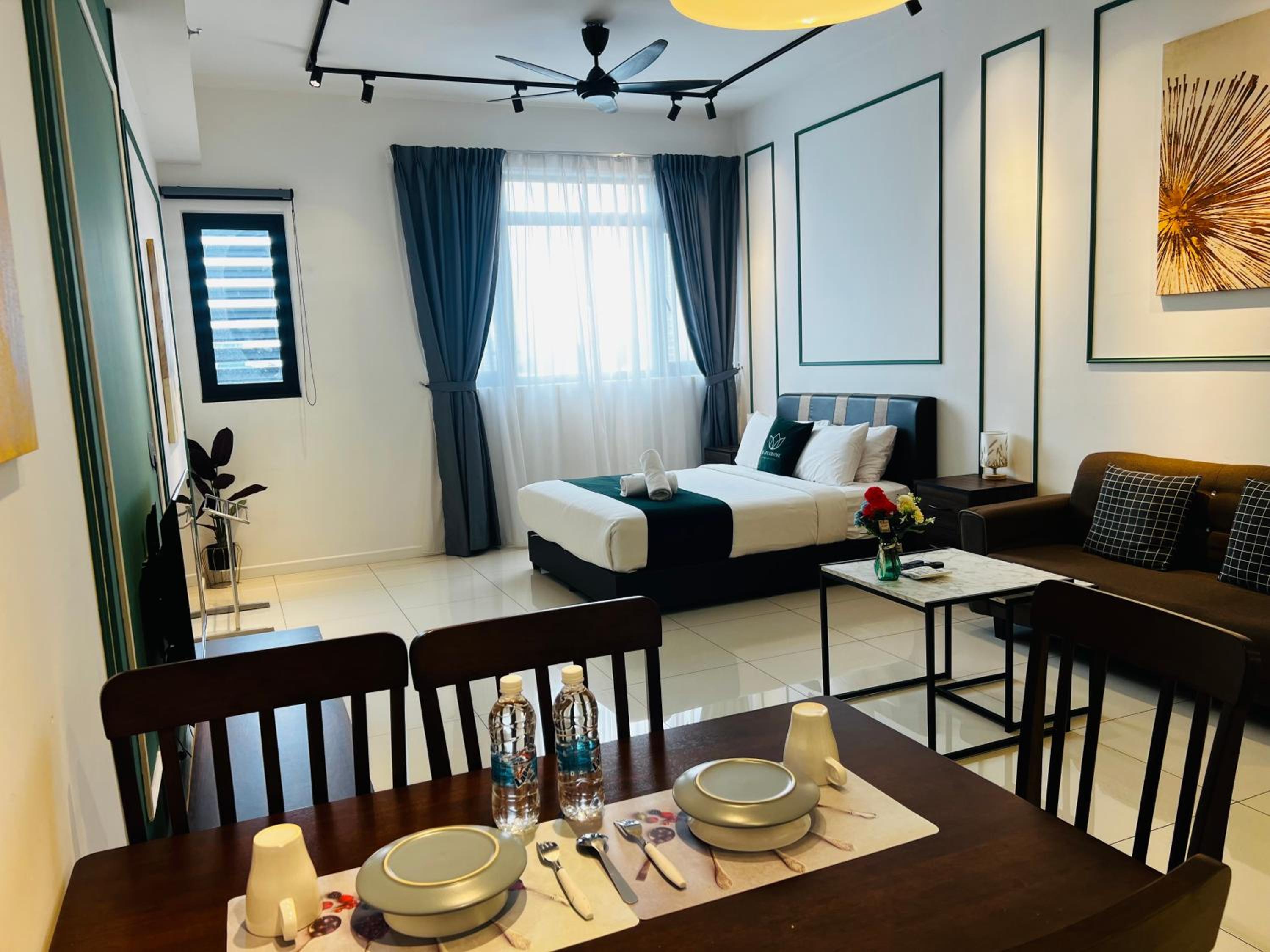 KLcc suites At tower 1