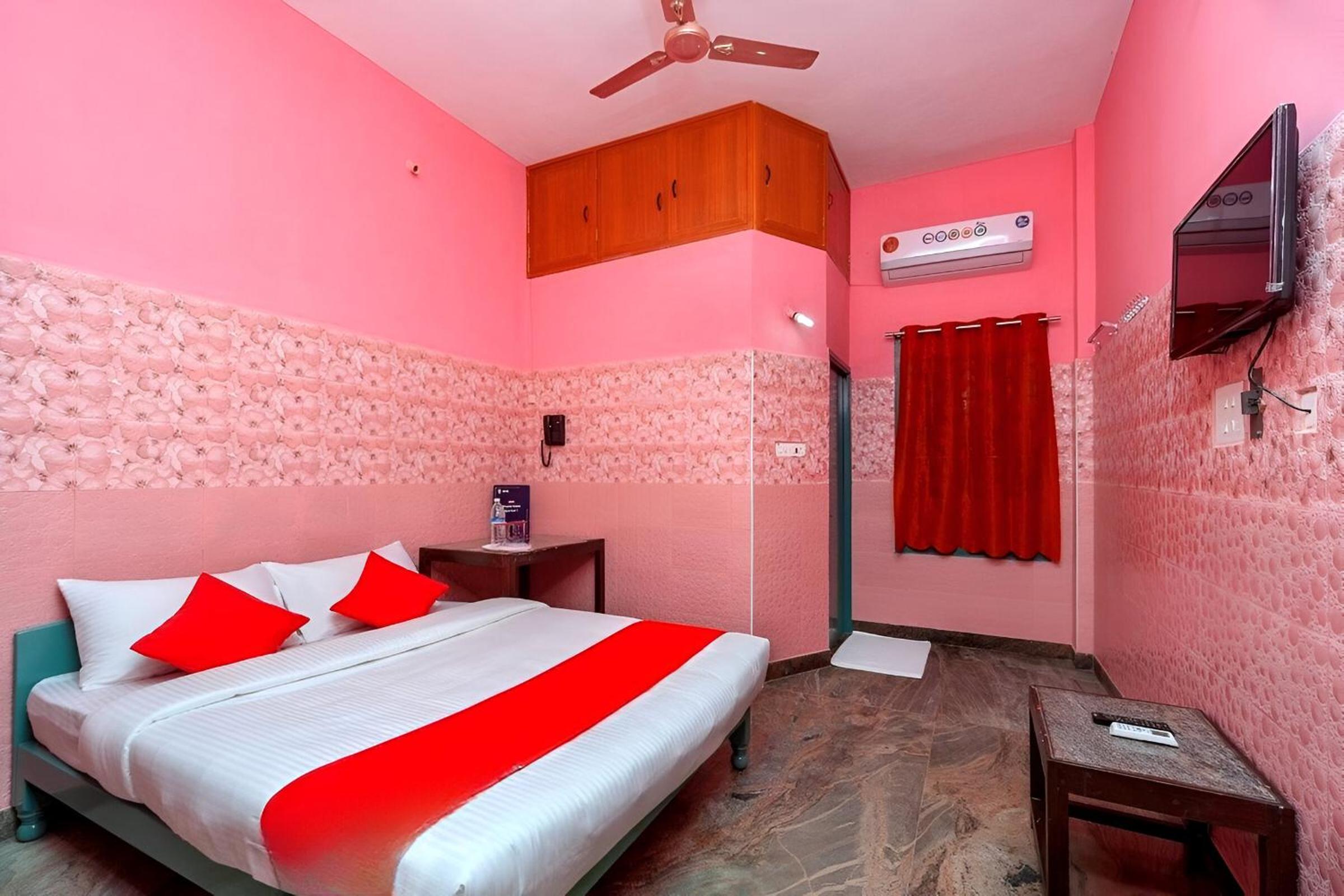 AURO GUEST HOUSE view 3