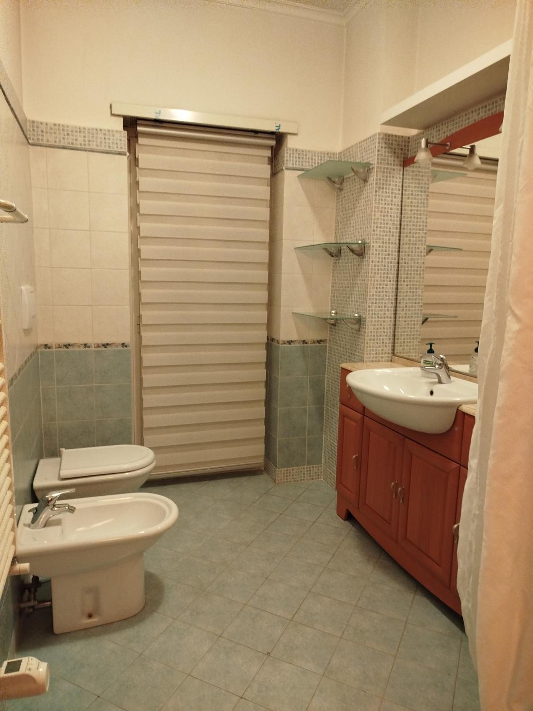 Domus Dina en Rome — bathroom