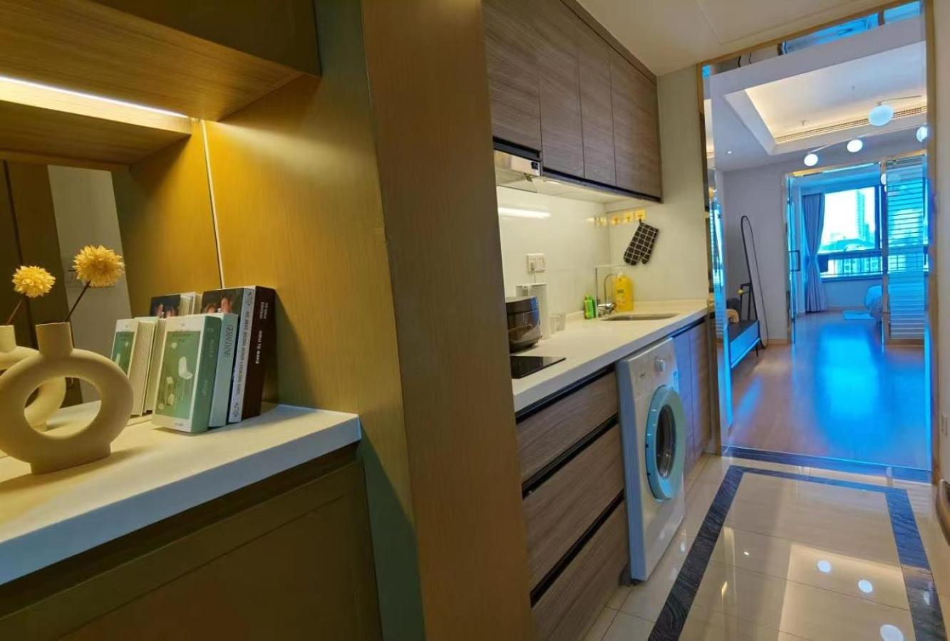 Shanghai Lerongju Boutique Apartment Metro Line 8 20meter