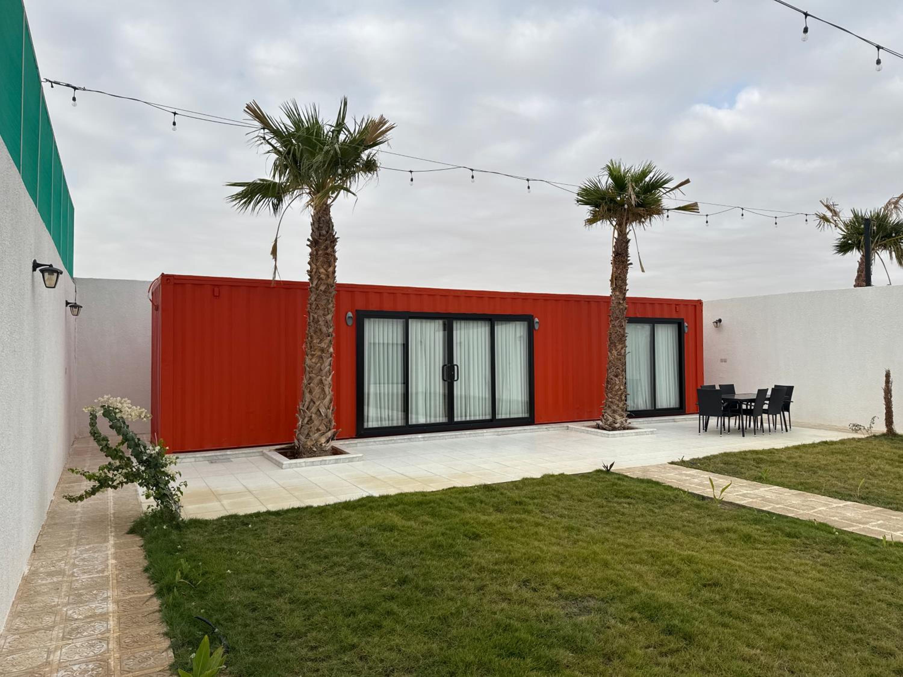 Divon container chalet view 2