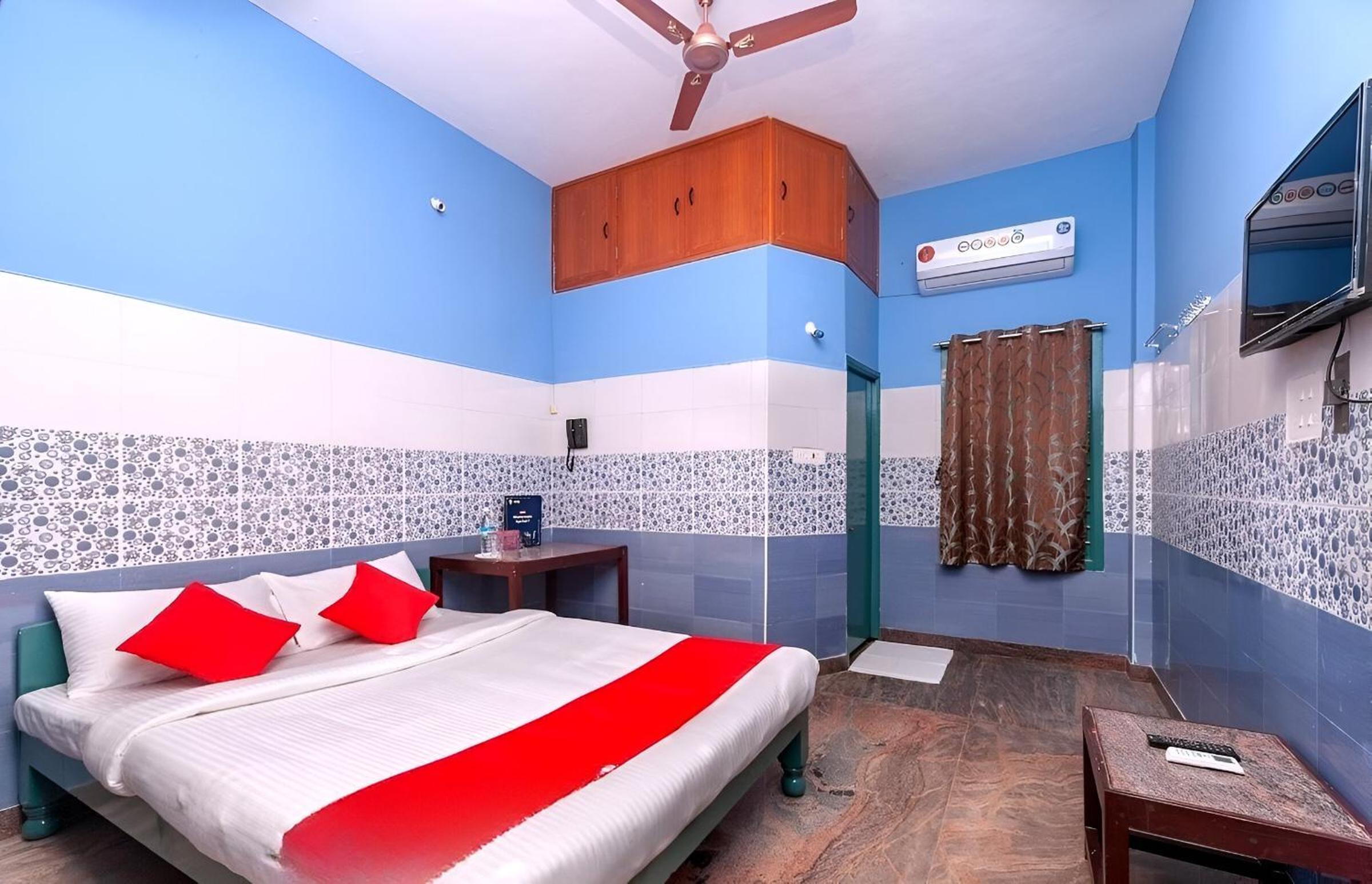 AURO GUEST HOUSE view 4