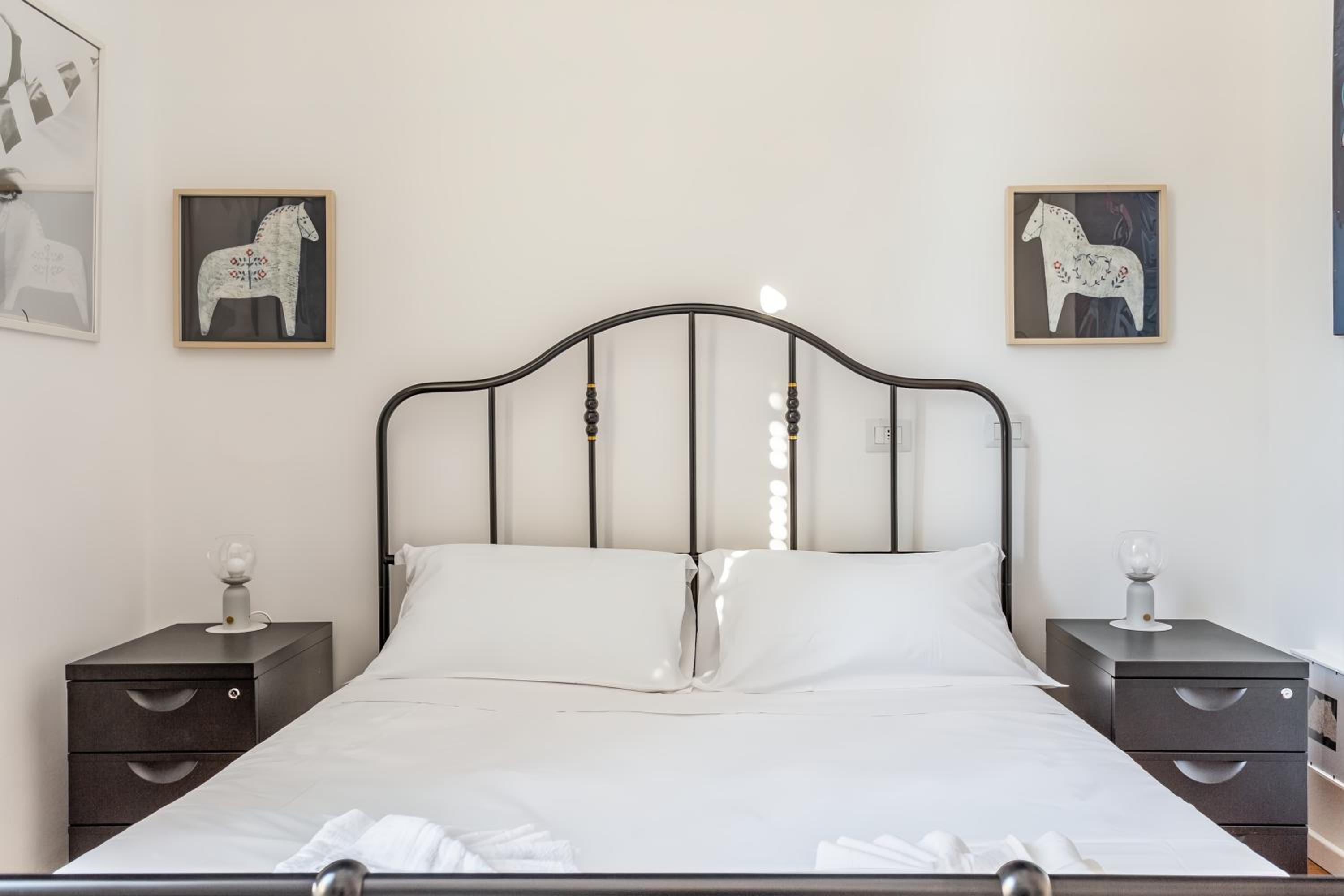 Elegantis Des Artistes Apartment