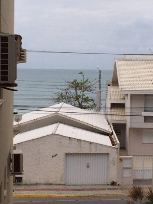 Apartamento frente para o Mar em Perequê Porto Belo SC