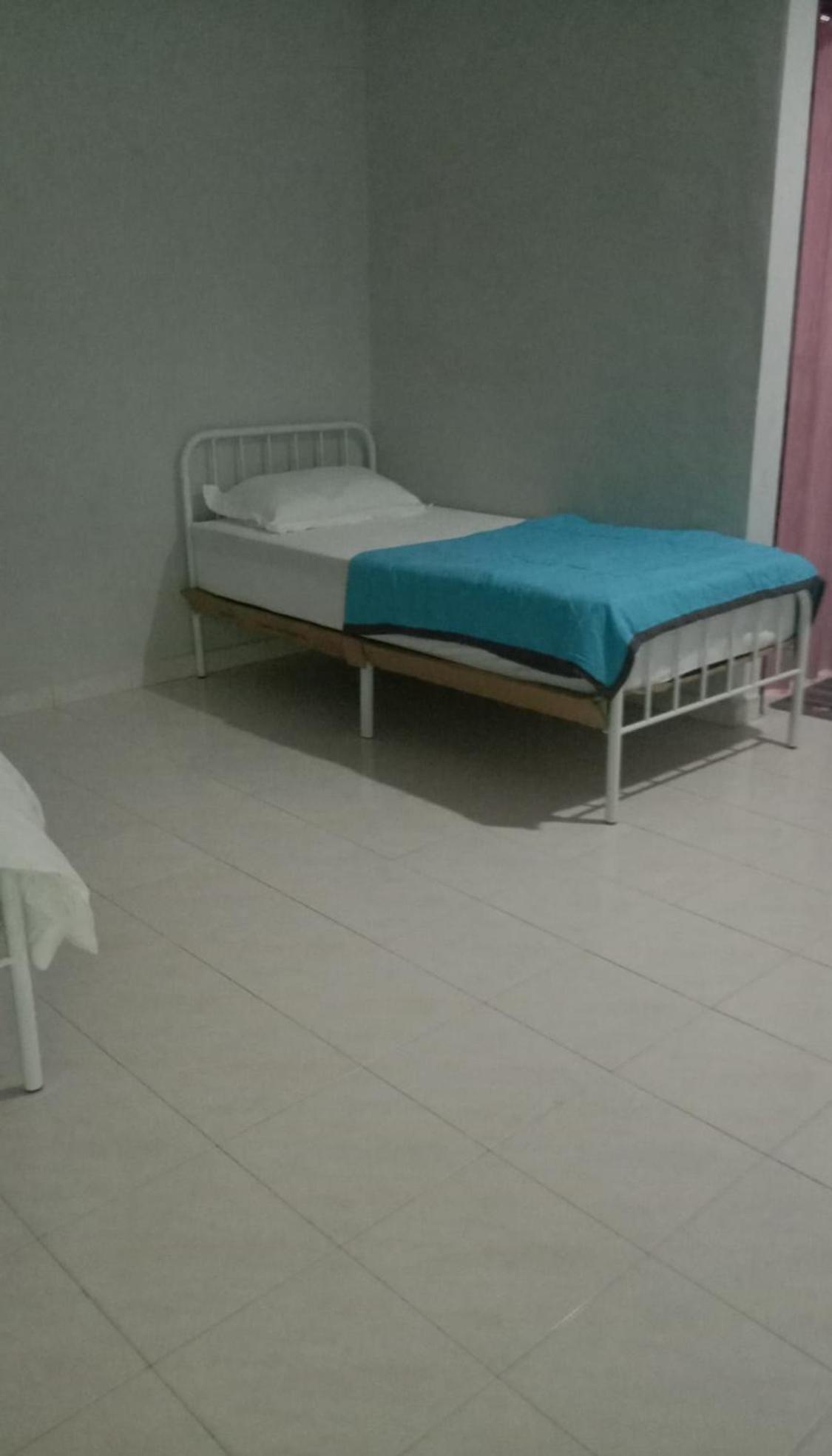 Homestay Taman Delima Paka Bedroom-3 Aircond-3 Unify-Netflix Coway 8-Person photo 3