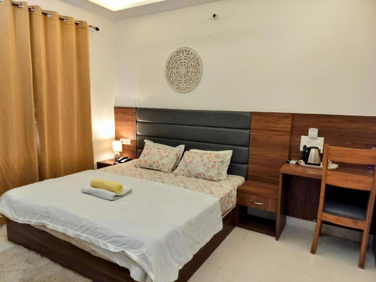 Ima Ganga Hotel - Aesthetic Mountain View Rooms With Netflix, Elevator, Backup In Upper Tapovan view 2