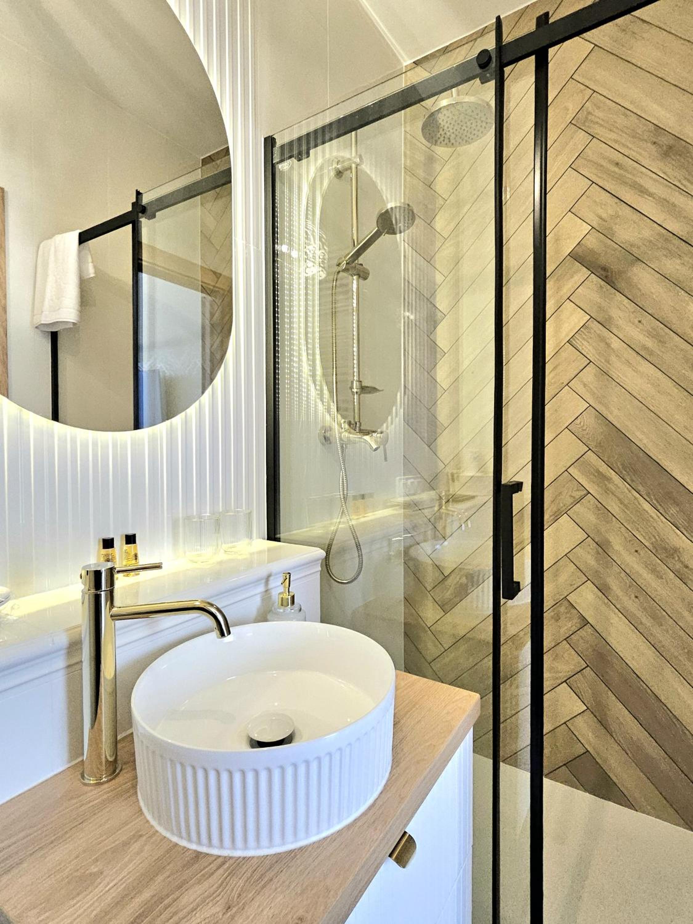 Roosevelta Residence Apartments - przy OFF Piotrkowska, FV - Klimatyzacja - WiFi, Orientarium, Atlas Arena, HopaLupa, Aquapark Fala, EC1