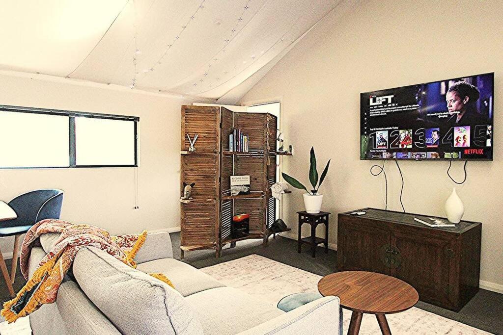 Dreamweaver Studio - town forest retreat