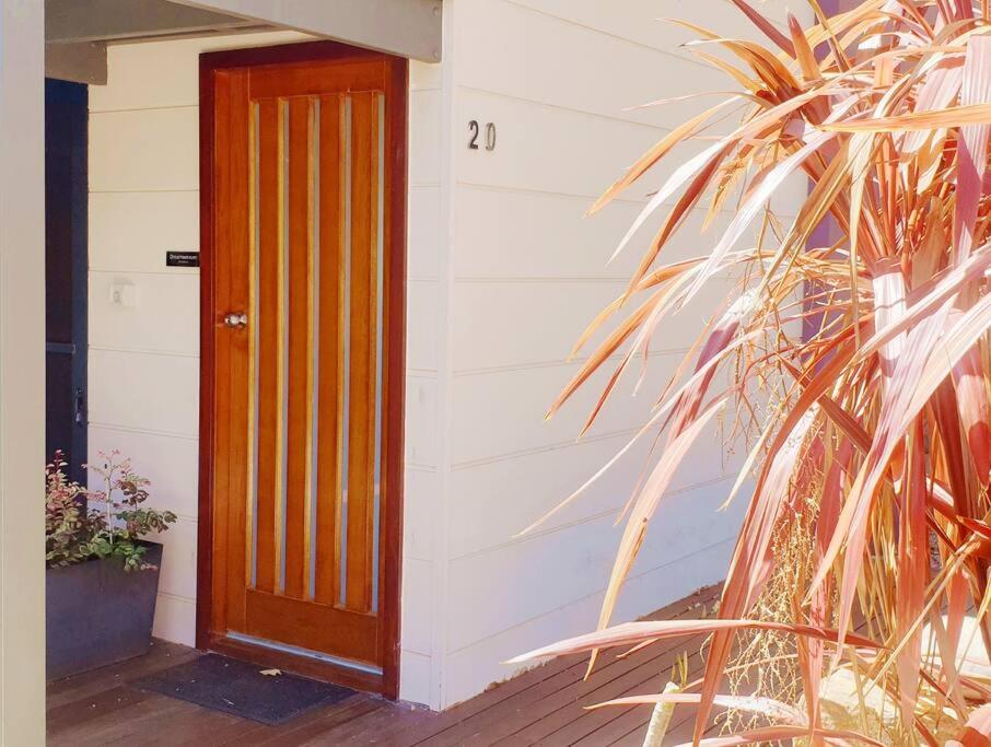Dreamweaver Studio - town forest retreat