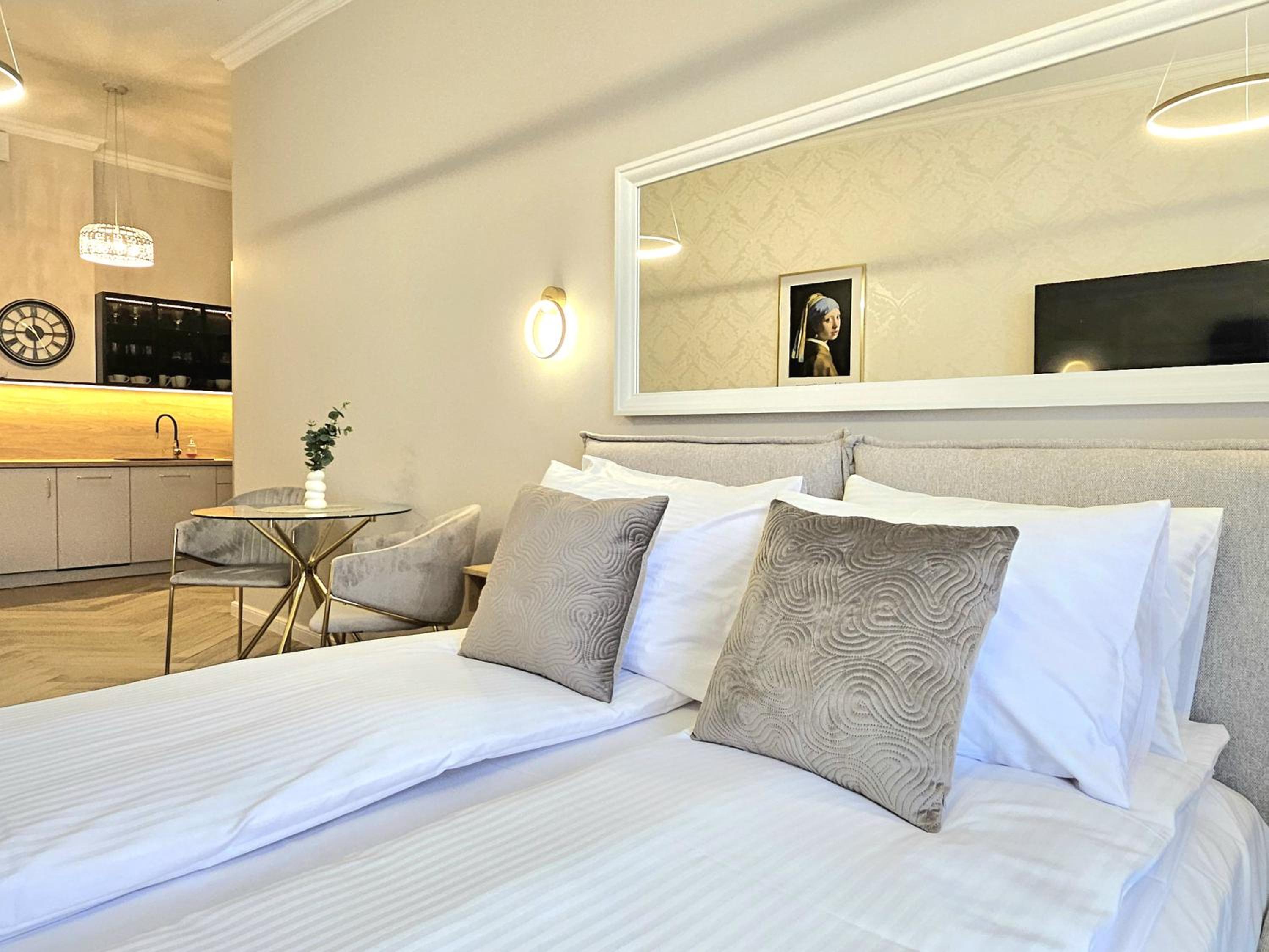Roosevelta Residence Apartments - przy OFF Piotrkowska, FV - Klimatyzacja - WiFi, Orientarium, Atlas Arena, HopaLupa, Aquapark Fala, EC1