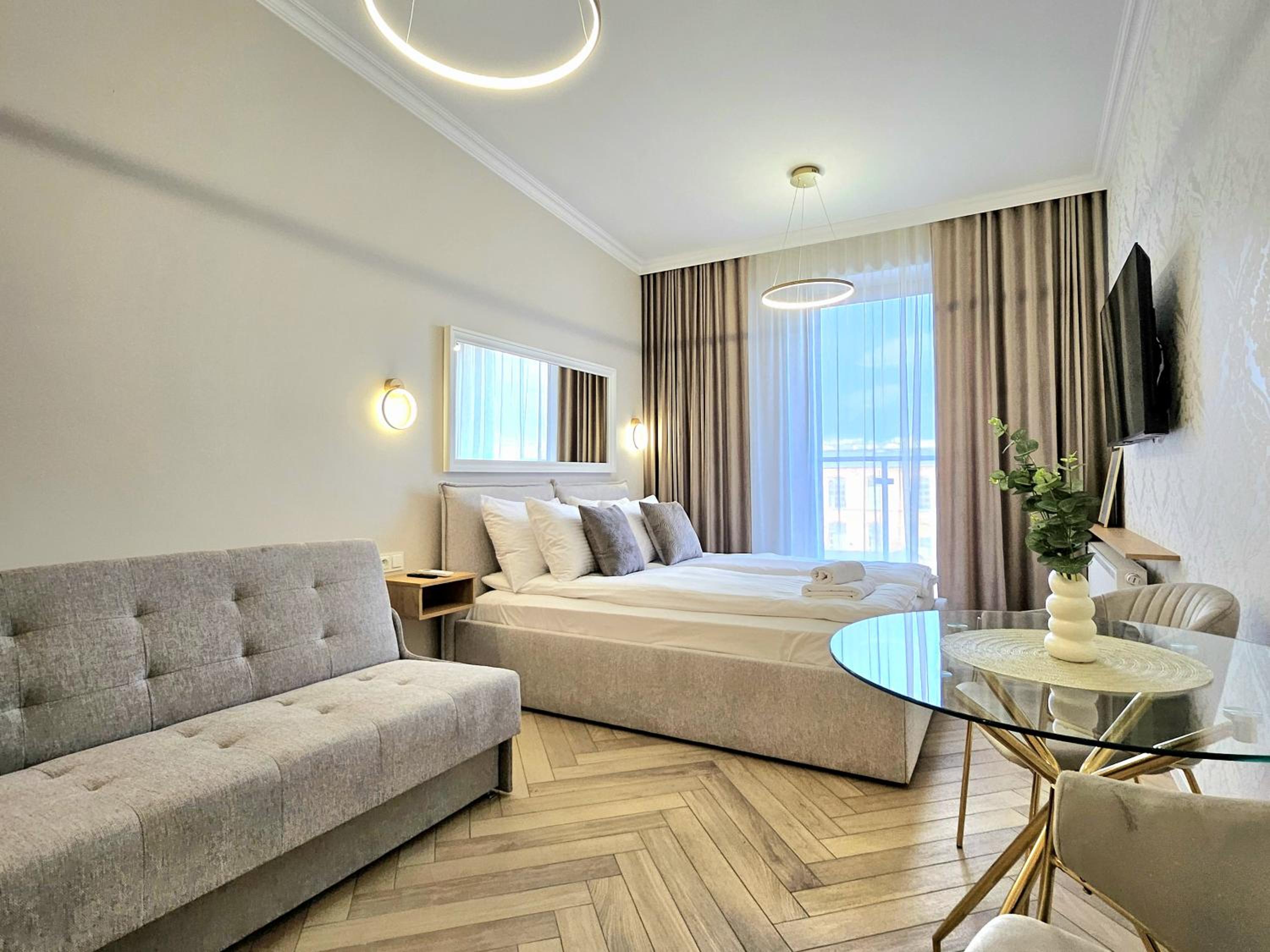Roosevelta Residence Apartments - przy OFF Piotrkowska, FV - Klimatyzacja - WiFi, Orientarium, Atlas Arena, HopaLupa, Aquapark Fala, EC1