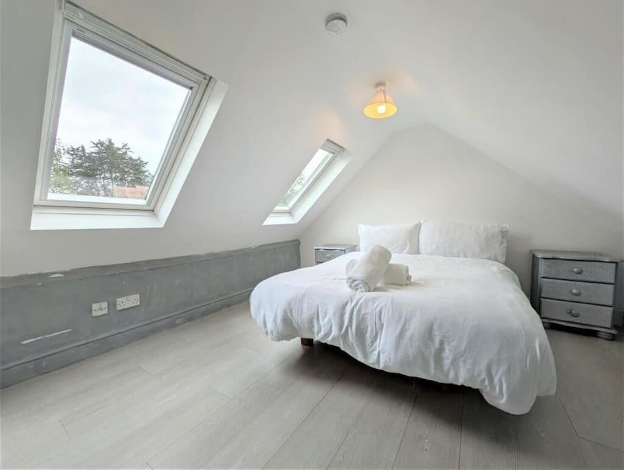 Luxury Cottage Chichester Hottub