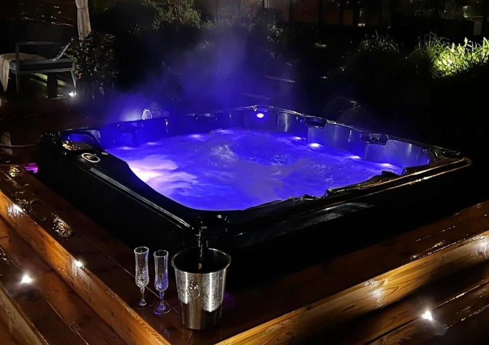 Great house with luxurious outdoor spa view 4