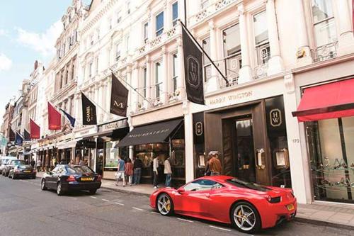 Stylish Apartments in the Heart of Soho Your West End Escape!