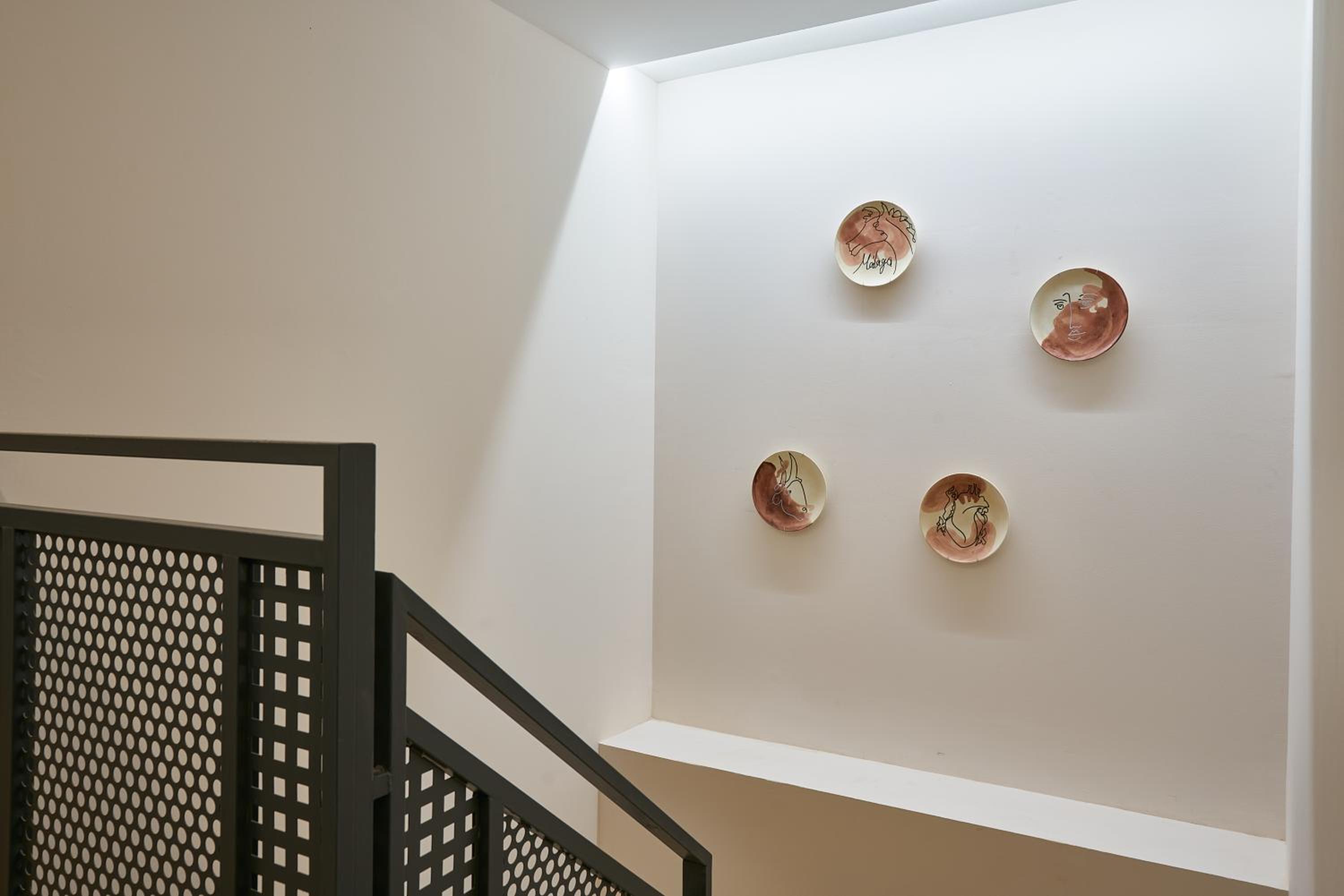 APARTAMENTO PICASSO CON PATIO TRASERO