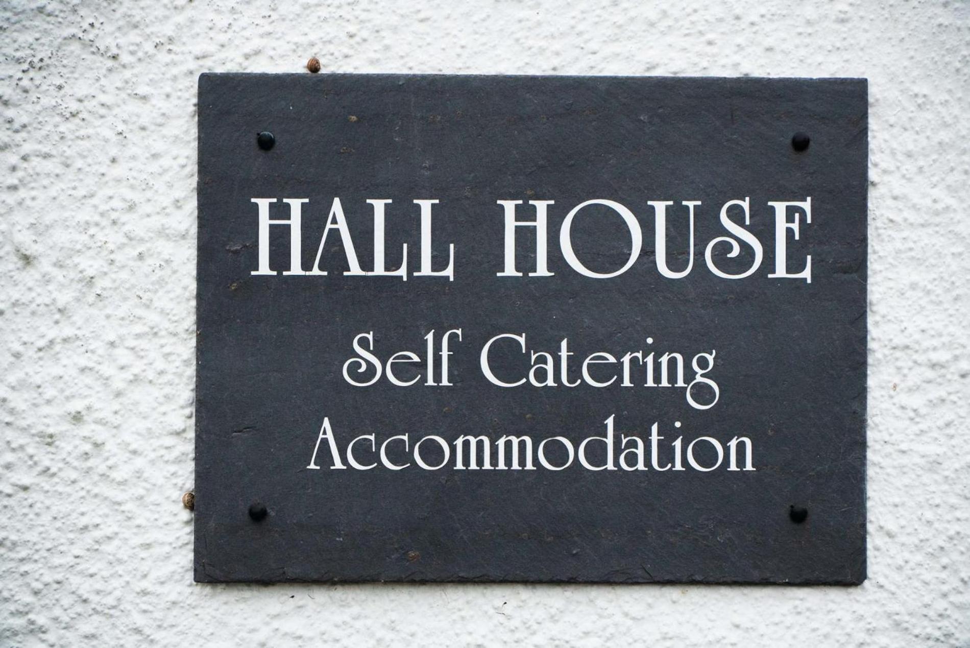 Hall House 3 Bedroom House St Florence view 5
