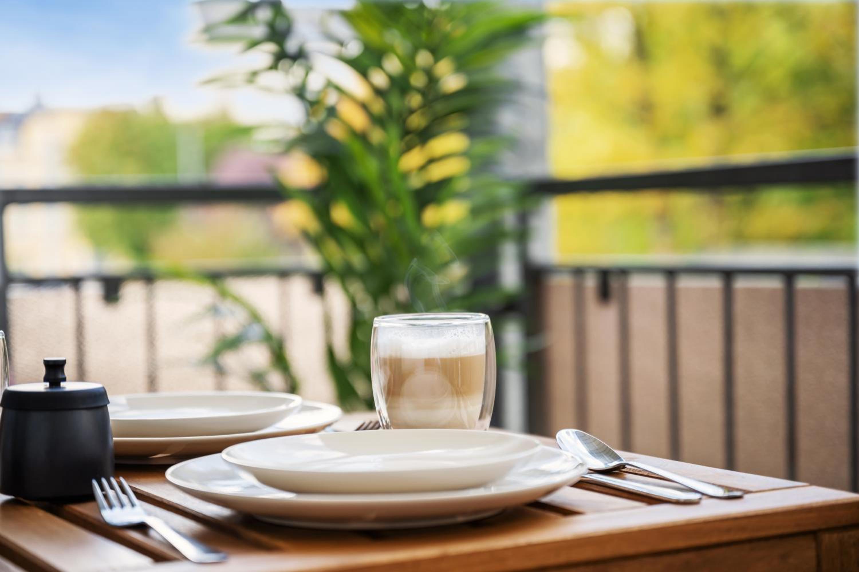 EDLER WOHNRAUM Schloßteich-Suite 3 SZ mit zwei Balkonen, Kaffeevollautomat, Kamin, Klima, Lift & zwei Parkplätzen