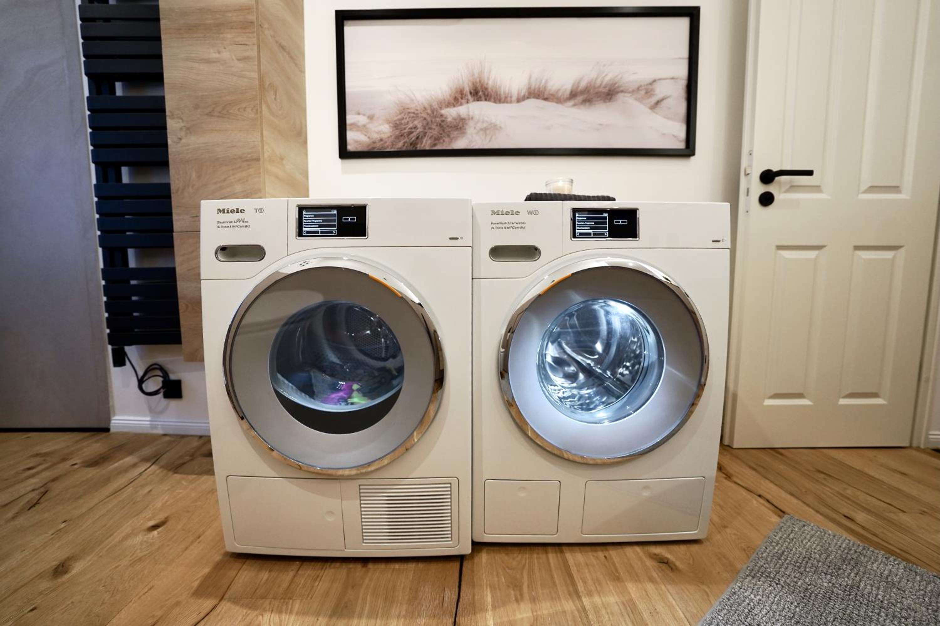 EDLER WOHNRAUM Schloßteich-Suite 3 SZ mit zwei Balkonen, Kaffeevollautomat, Kamin, Klima, Lift & zwei Parkplätzen