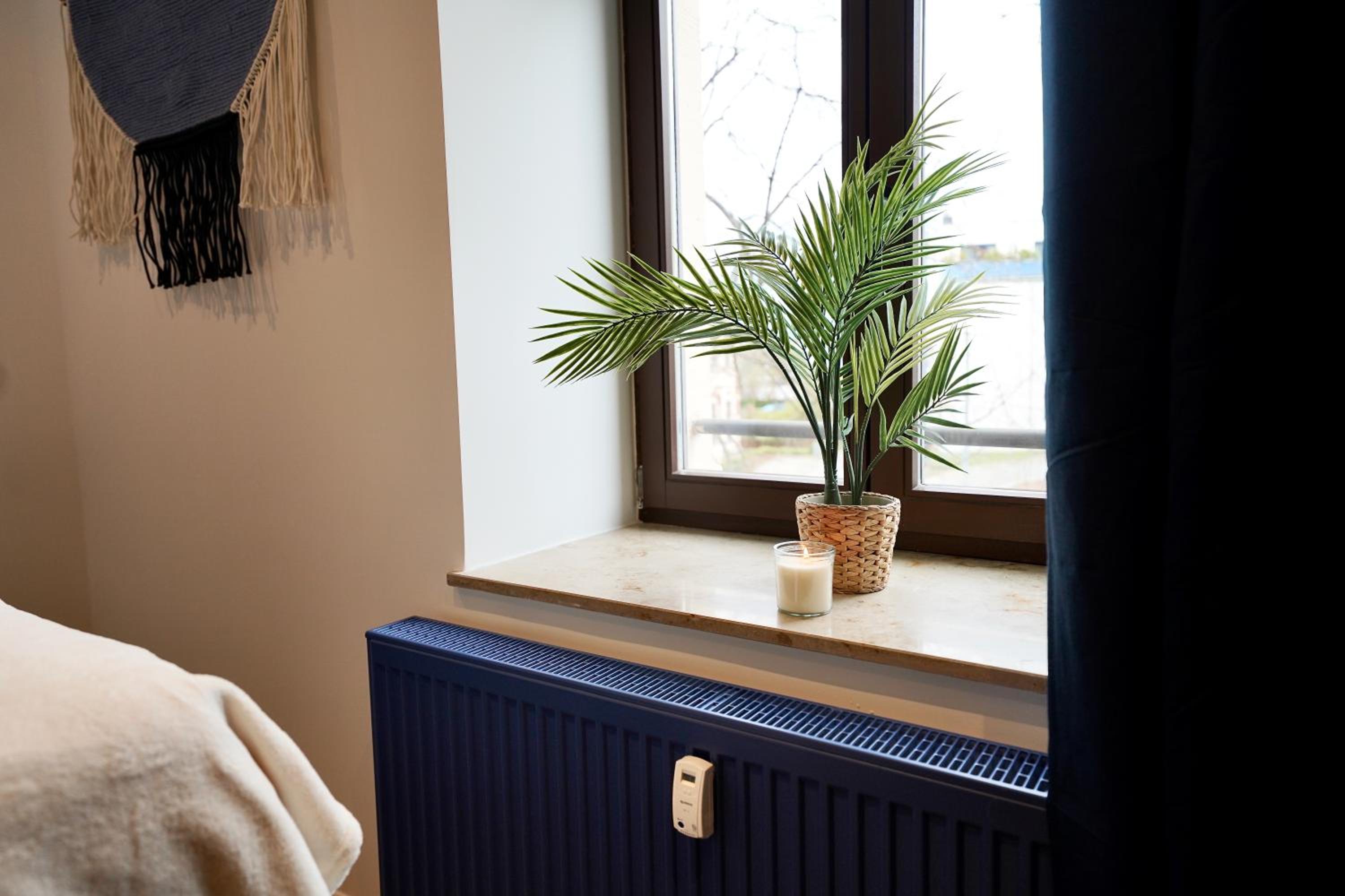 EDLER WOHNRAUM Schloßteich-Suite 3 SZ mit zwei Balkonen, Kaffeevollautomat, Kamin, Klima, Lift & zwei Parkplätzen