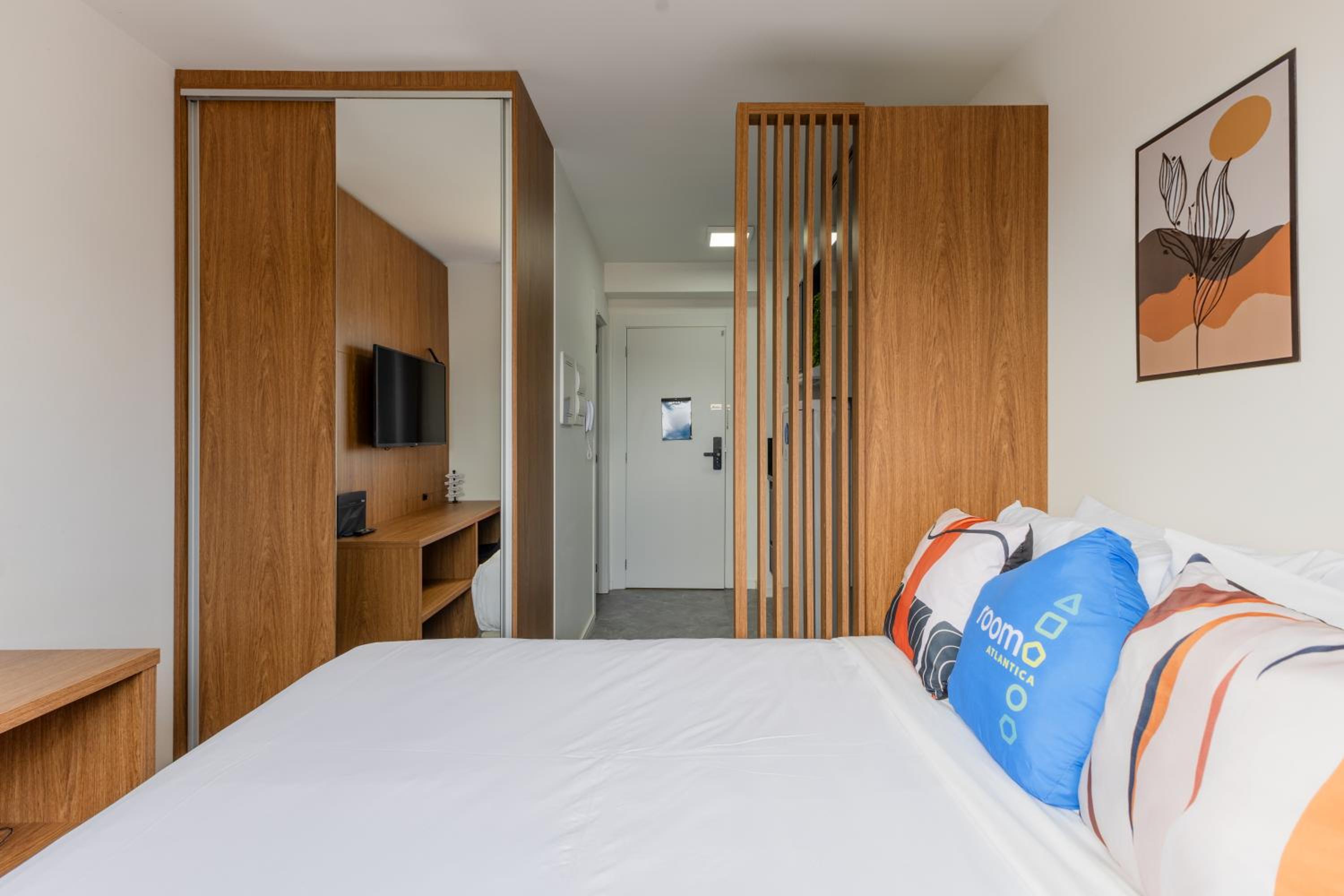 Roomo Curitiba One House Residencial