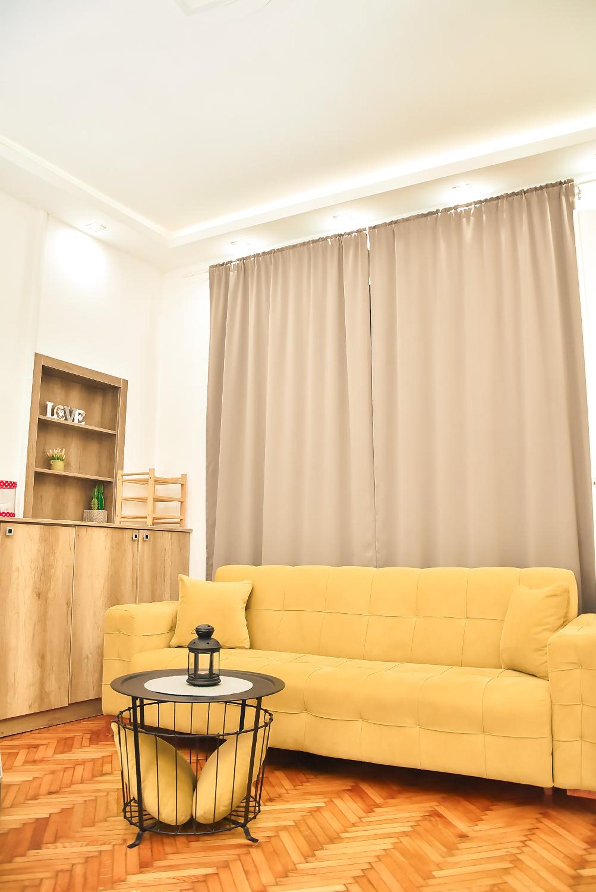 Hedonist-Belgrade Central Nest
