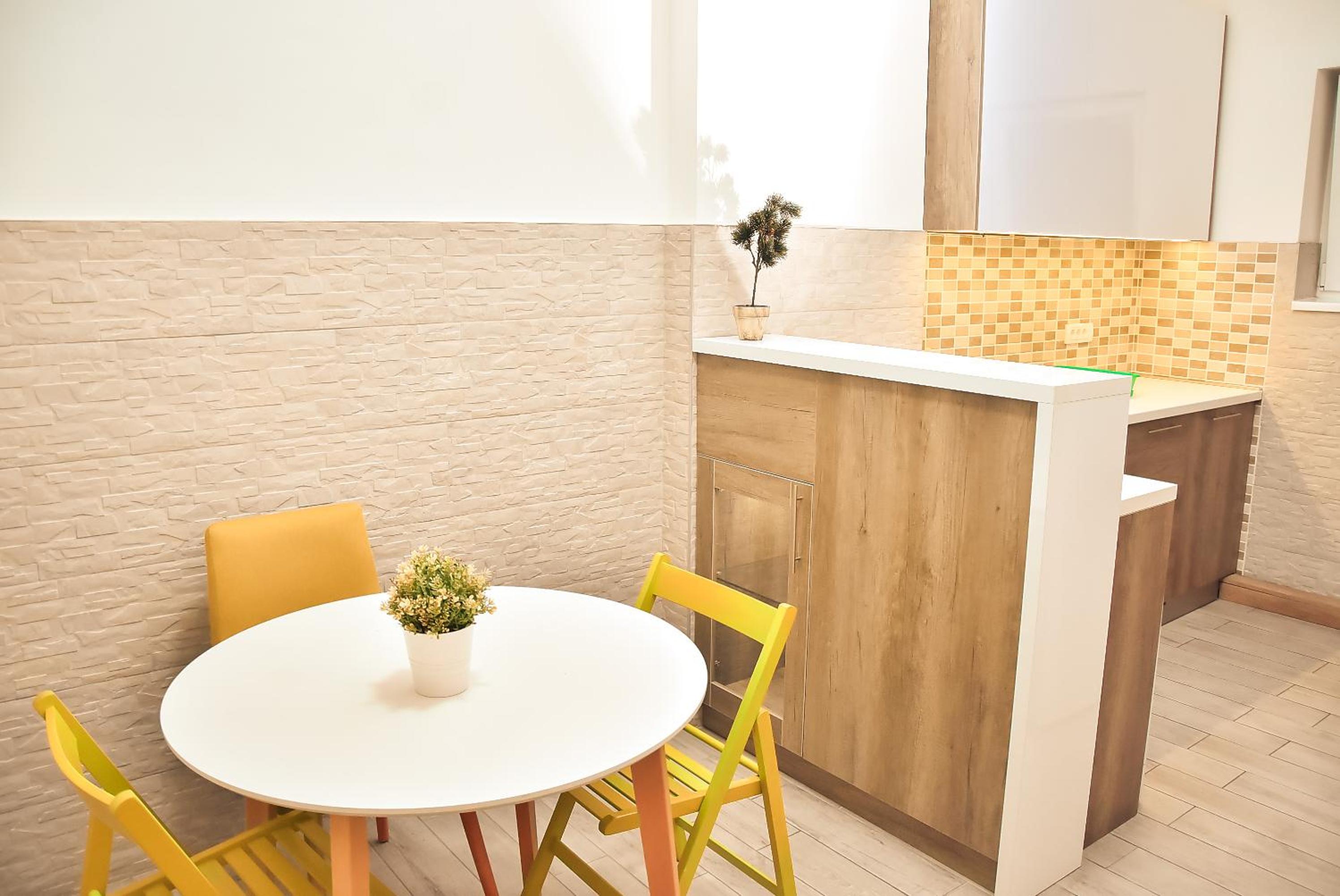 Hedonist-Belgrade Central Nest