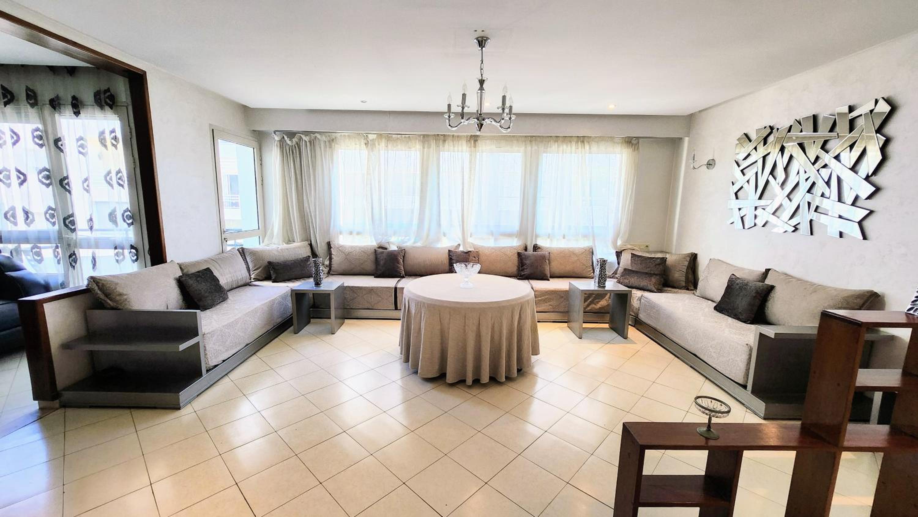 Spacious and elegant Apartment in Agdal
