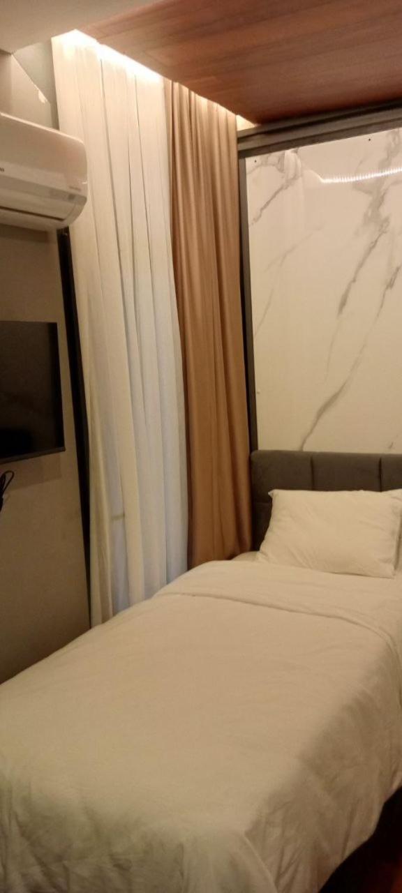 Gökotta Süit - Image 115