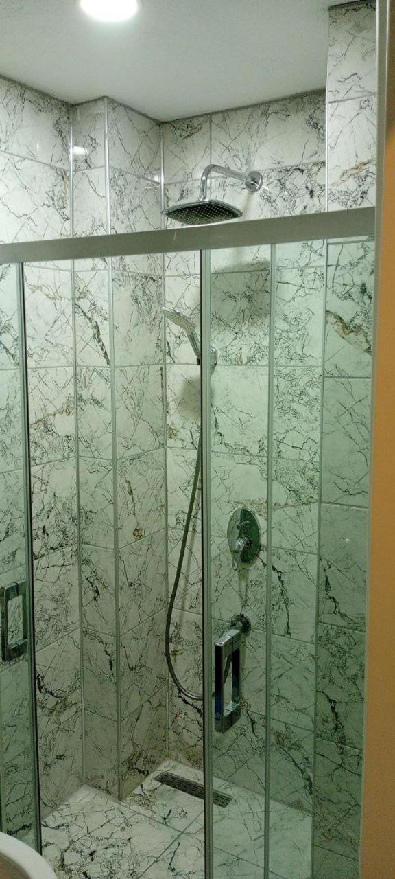 Gökotta Süit - Image 119